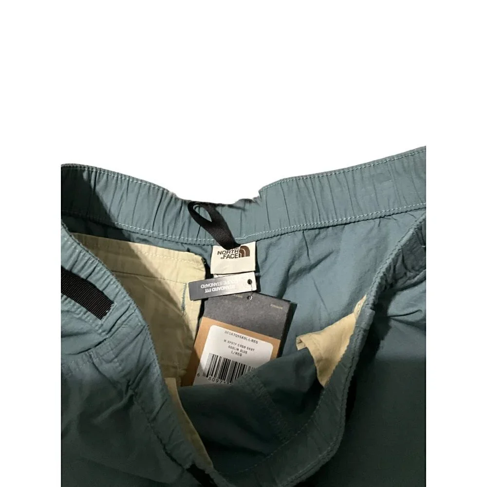 MEN’S The North Face Cargo Shorts Size‎ Large